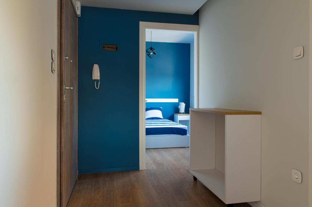 Central Marine Flat Волос Екстериор снимка