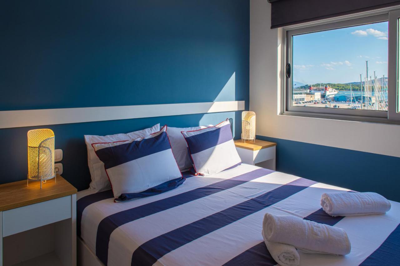 Central Marine Flat Волос Екстериор снимка